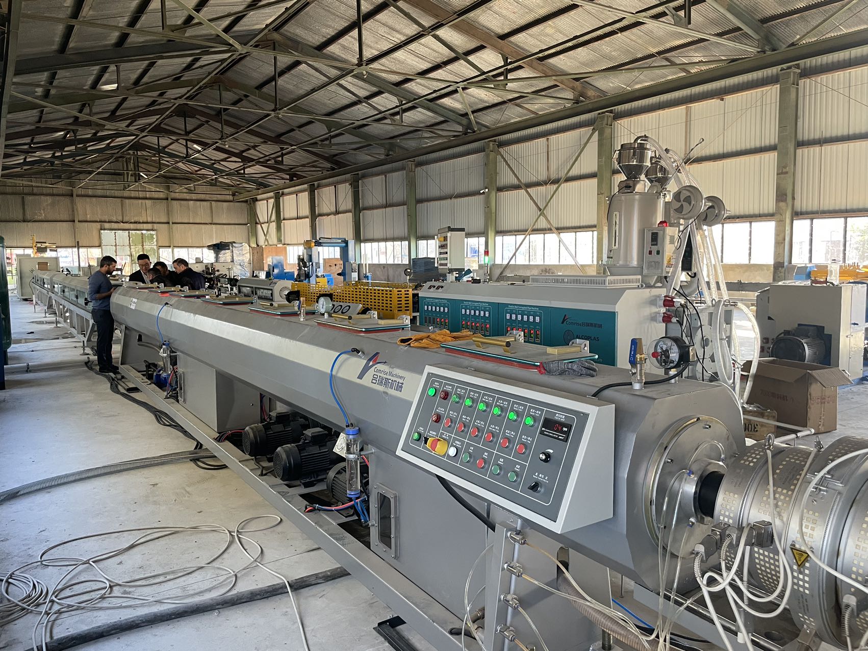 O equipamento de tubo HDPE de 50-250mm produz com sucesso 75-38 parafusos de alta eficiência